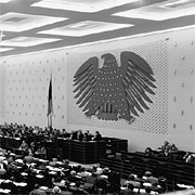 Bild: Der Plenarsaal im Jahr 1976.