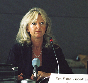 Dr. Elke Leonhard
