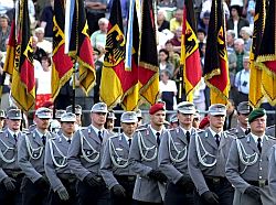 Soldaten der Bundeswehr beim Großen Zapfenstreich
