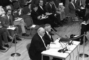 Alt-Kanzler Helmut Kohl mit Rechtsbeistand Stephan Holthoff-Pförtner