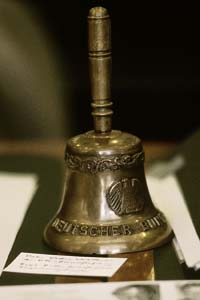 Auch ein Signalinstrument: die Glocke des Präsidenten.