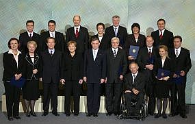 Gruppenbild des Kabinetts der Groen Koalition 2005