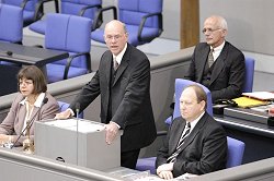 Bundestagsprsident Dr. Norbert Lammert bei der Konstituierung des 16. Deutschen Bundestages