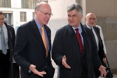 Bundestagsprsident Norbert Lammert und Philippos Petsalnikos