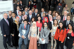 Copyright DBT/Melde Bundestagspräsident Lammer mit arabischen IPS-Stipendiaten