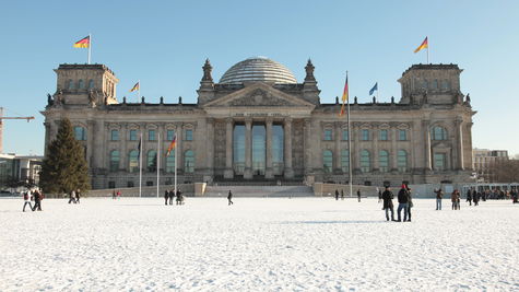 Bâtiment du Reichstag et neige