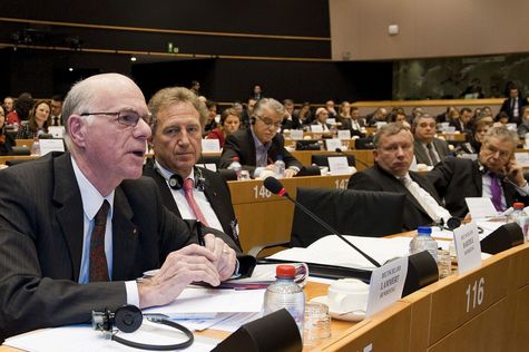 Norbert Lammert, Norbert Barthle, Norbert Brackmann, Joachim Poß (von links) während der Interparlamentarischen Konferenz über die wirtschaftspolitische Steuerung der EU (Artikel 13 Fiskalvertrag) am 20. Januar in Brüssel