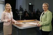 Kersten Steinke und Moderatorin Anne-Manuela Tischler - Video ansehen... - Öffnet neues Fenster