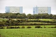 Die beiden Reaktoren von Hinkley Point A in Somerset in Südwestengland