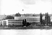 Blick über den Rhein auf das Bundeshaus in Bonn, in dem am 7. September 1949 der Bundestag zu seiner konstituierenden Sitzung zusammentrat und der Deutsche Bundesrat zum ersten Mal tagte. (Undatierte Aufnahme).