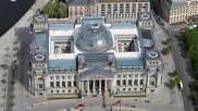 Luftaufnahme des Reichstagsgebäudes