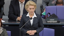 Bundesverteidigungsministerin Ursula von der Leyen während der Regierungsbefragung