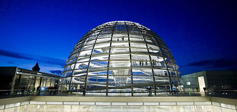 Der Bundestag zeichnet Arbeiten aus, die sich mit dem Thema Parlamentarismus befassen.