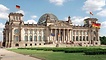 Das Reichstagsgebäude in Berlin ist der ständige Sitz des Deutschen Bundestages.