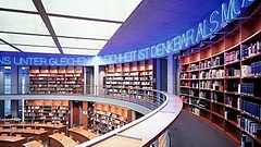 Blauer Ring von Maurizio Nannucci in der Bibliothek des Bundestages, Marie-Elisabeth-Lüders-Haus