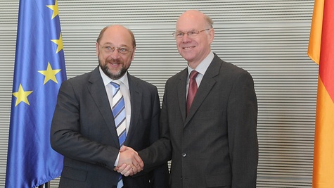 Martin Schulz, Präsident des Europaparlaments, mit Bundestagspräsident Norbert Lammert (rechts)