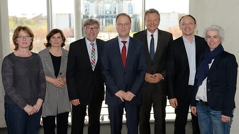 Tabea Rößner, Ute Bertram, Ausschussvorsitzender Siegmund Ehrmann, EU-Kommissar Tibor Navracsics, Martin Dörmann, Marco Wanderwitz, Ulle Schauws