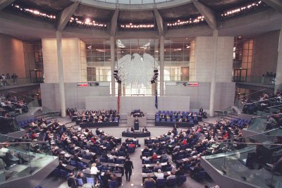 Fotografie der Plenardebatte im Reichstagsgebäude, 14. WP