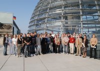 Jugendliche auf dem Dach des Reichstages