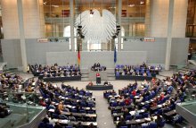 Der Plenarsaal im Reichstag während einer Sitzung des Deutschen Bundestages