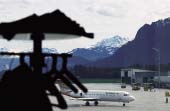 Gespräch im Salzburger Flughafen.