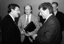 Alejandro Nieva (vorne links), Vorsitzender des Ausschusses für Verkehr der Abgeordnetenkammer Argentiniens, traf seinen deutschen Kollegen Eduard Oswald (CDU/CSU, vorne rechts)