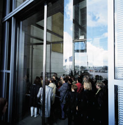 Besucher im Reichstagsgebäude