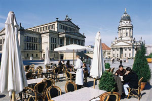 Berliner Szene: Café am Gendarmenmarkt