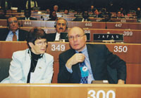 Die Leitung der deutschen IPU-Delegation, Rita Süssmuth (CDU/CSU) und Dieter Schloten (SPD), bei der 101. IPU-Konferenz in Brüssel