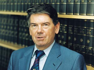 Dr. Ernst Kohl, Leiter des Sach- und Sprechregisters im Deutschen Bundestag