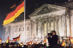Der Reichstag und die Zeitenwende: Feier zur Vereinigung am 3.10.1990.