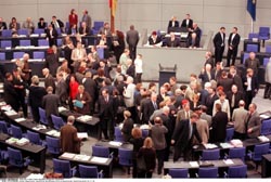 23.-26. November 1999: Zweite und dritte Lesung des Haushalts im Bundestag, Schlussabstimmung.