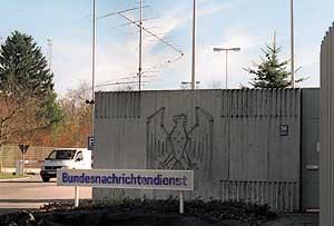Zentrale des BND in Pullach: Die Mitarbeiter können sich direkt an das PKG wenden.