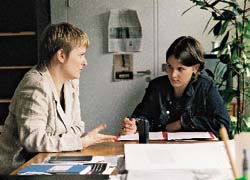 Montag, 2. Juli 2001, 12.00 Uhr: Gespräch mit einer Praktikantin, Vizepräsidentin Petra Bläss, PDS.