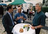 Dienstag, 3. Juli 2001, 18.30 Uhr: Fraktionsfest, Ernst Bahr, SPD (Mitte).