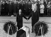 François Mitterrand und Helmut Kohl in Verdun am 22. September 1984