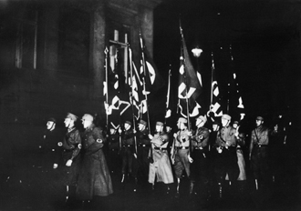Fackelzug der SA nach der Ernennung Adolf Hitlers zum Reichskanzler am 30. Januar 1933