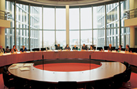 Blick in einen Ausschusssaal im Paul-Löbe-Haus
