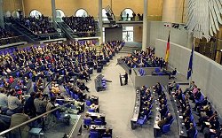 Blick Plenarsaal des Deutschen Bundestages während der Ansprache von Präsident Wladimir Putin