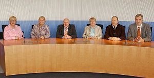 Die Vorsitzenden und Obleute: v.l. Annette Faße (SPD), Undine Kurth (BÜNDNIS 90/DIE GRÜNEN), Ernst Hinsken (CDU/CSU), Vorsitzender, Brunhilde Irber (SPD), stellv. Vorsitzende, Klaus Brähmig (CDU/CSU), Ernst Burgbacher (FDP)