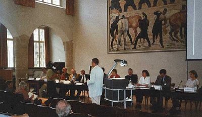 Fotografie der Öffentlichen Anhörung vom 2. Juli 2001 in Jena