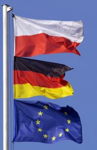 deutsche, polnische und Europa-Fahnen