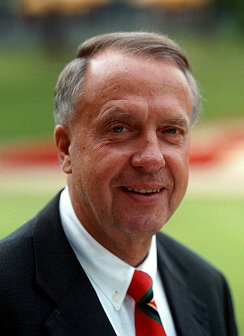 Bernd Neumann