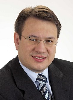 Dr . Georg Nüßlein