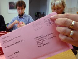 Foto: Wahlbrief zur Nachwahl in Dresden zum 16. Deutschen Bundestag