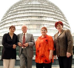 Mitglieder der Kinderkommission: Ekin Deligöz, Bündnis 90/Die Grünen, Klaus Haupt, FDP, Marlene Rupprecht, SPD, Ingrid Fischbach, CDU/CSU