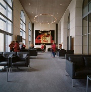 Bild: Geräumige Lobby