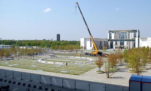 Bau der Bundestagsarena vor dem Paul-Löbe-Haus