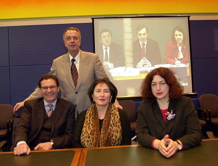 Ausschussmitglieder Hans-Joachim Otto, (FDP), Bernd Neumann (CDU/CSU), Gisela Schröter (SPD), Vorsitzende Monika Griefahn (SPD)