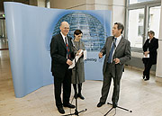 Bild: Verleihung des Deutsch-Französischen Parlamentspreises 2006: Die Parlamentspräsidenten Norbert Lammert und Jean-Louis Debré.